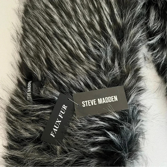 Steve Madden Faux Fur Scurf Black/Gray - Picture 4 of 5